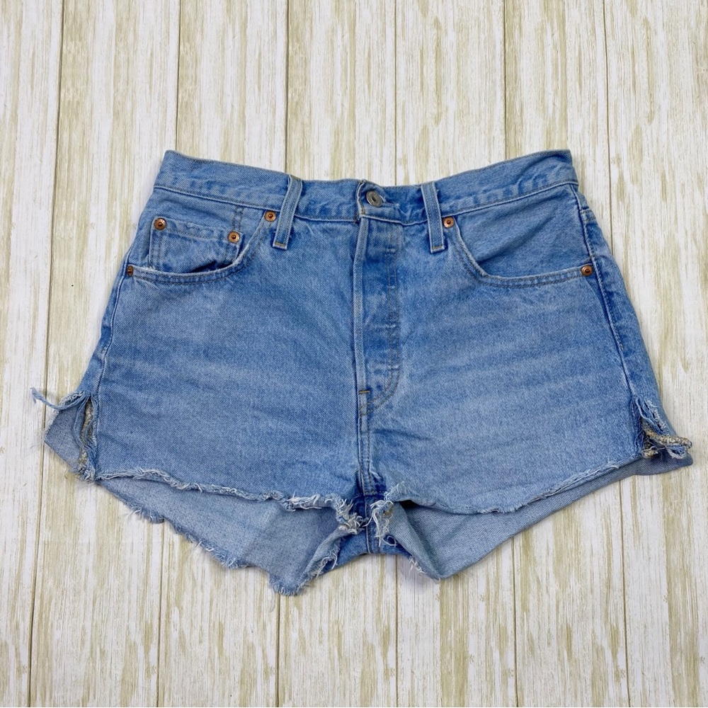 Levi’s 501 Medium Wash Button Fly Denim Cut Off Shorts - Picture 1 of 8